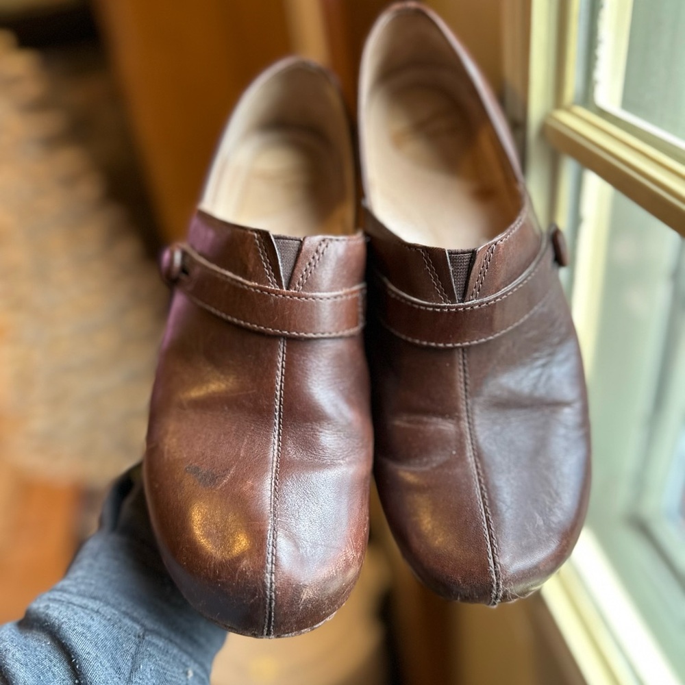 Women’s Dansko Shoes/clogs size 41